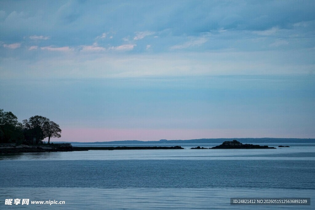 湖畔黄昏美景