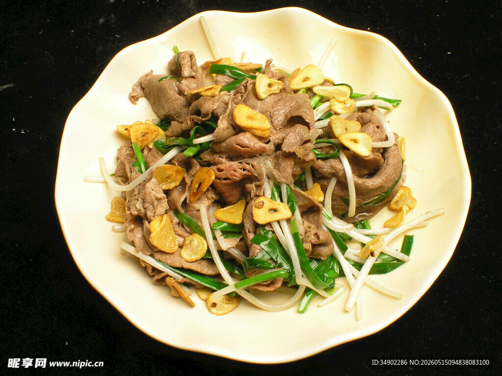 牛肉炒蒜片