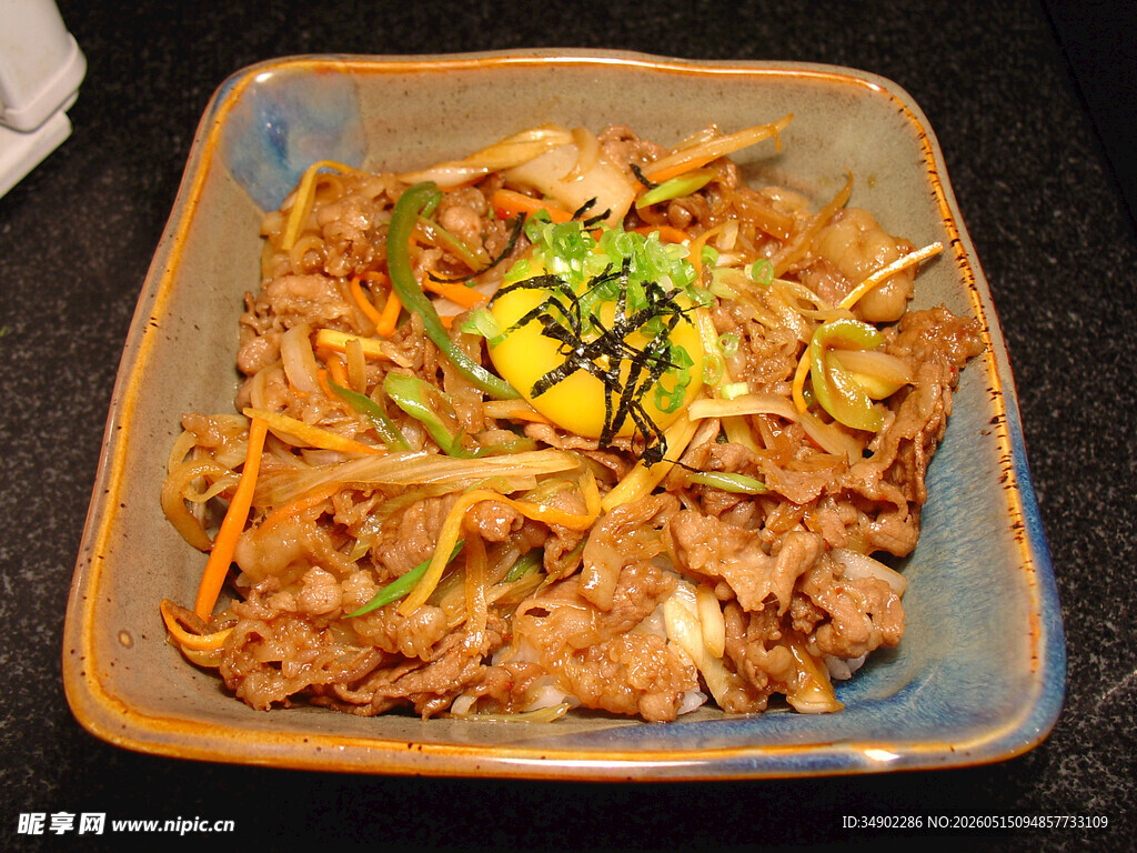 美味牛肉盖饭