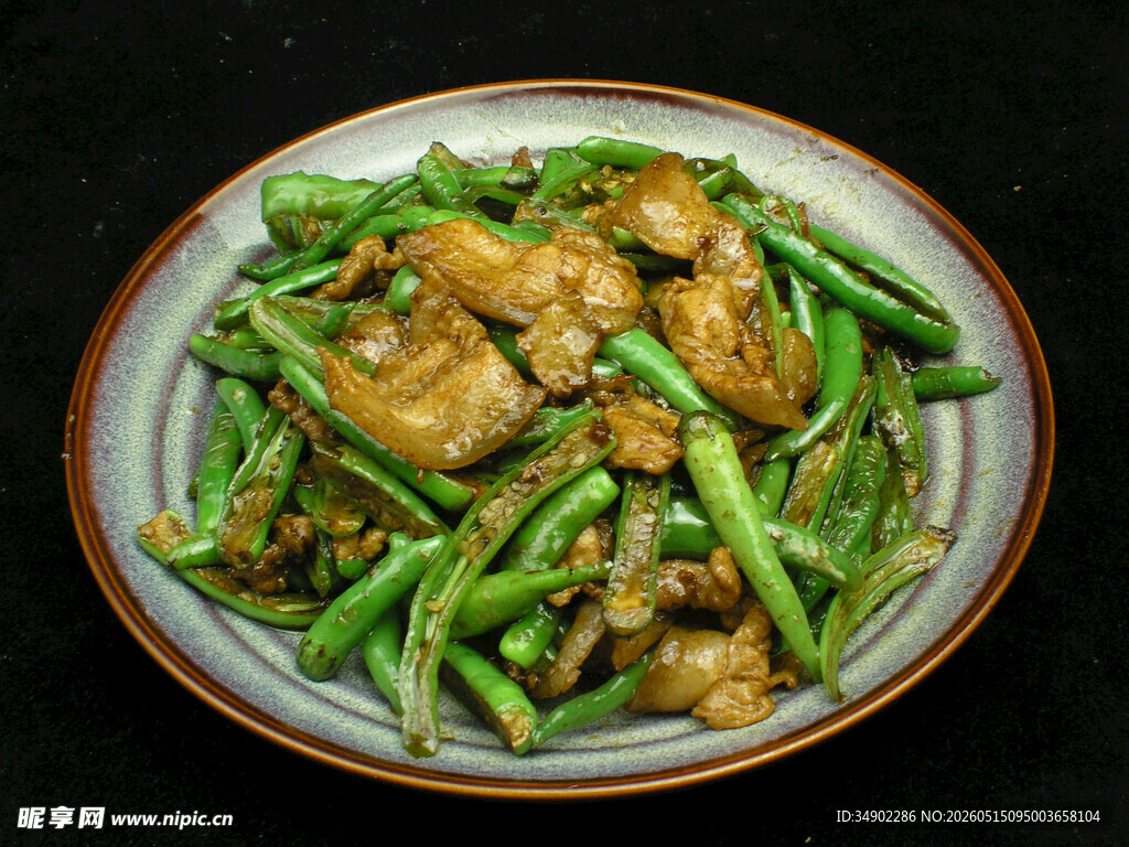 豆角炒肉块