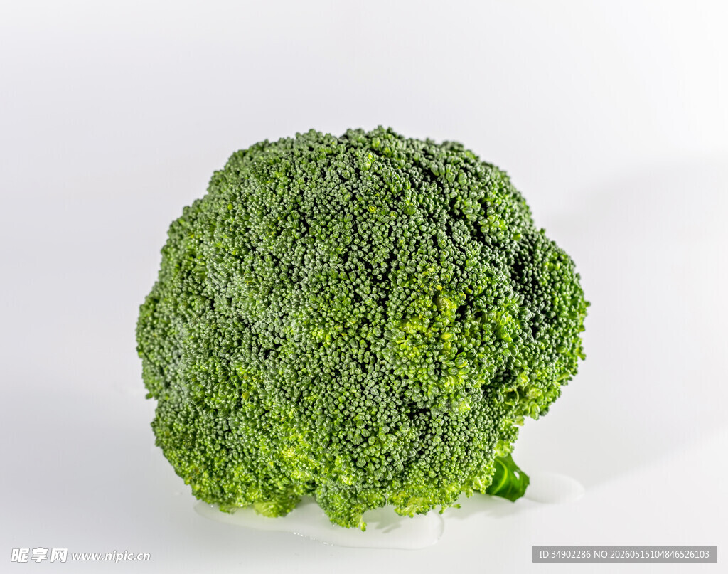 一颗新鲜的西兰花