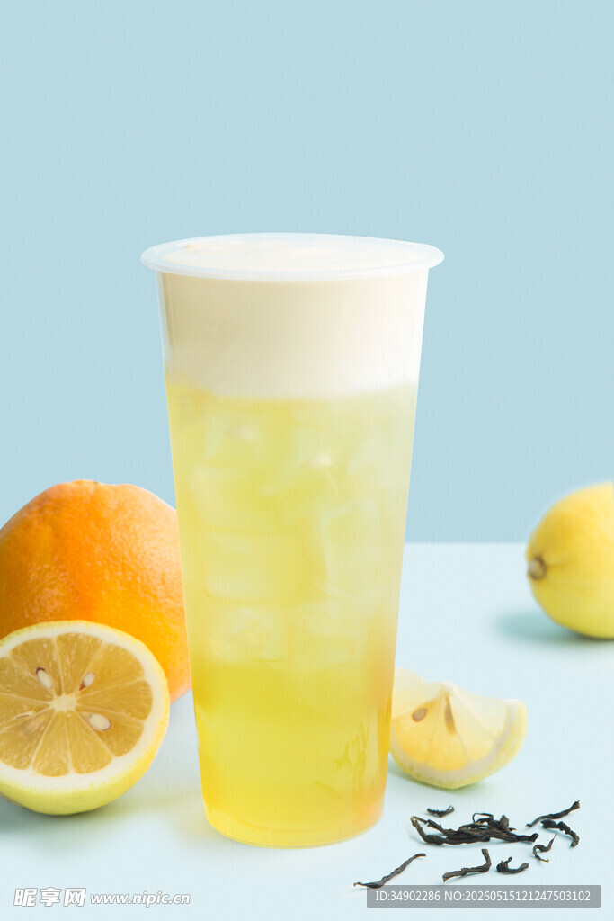 清新柠檬饮品与水果相伴
