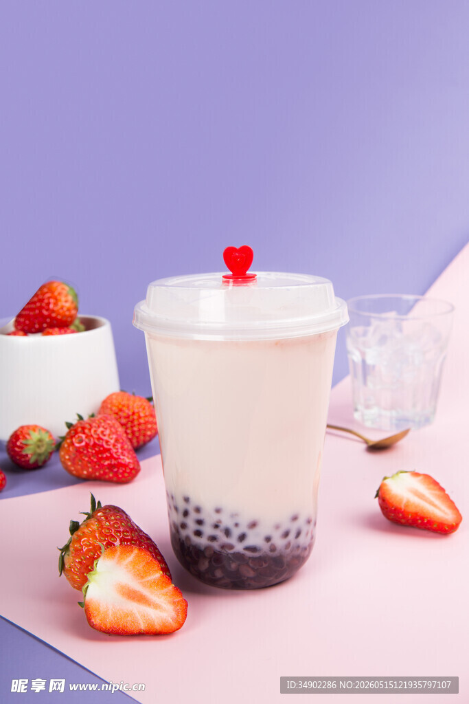 草莓珍珠奶茶饮品特写