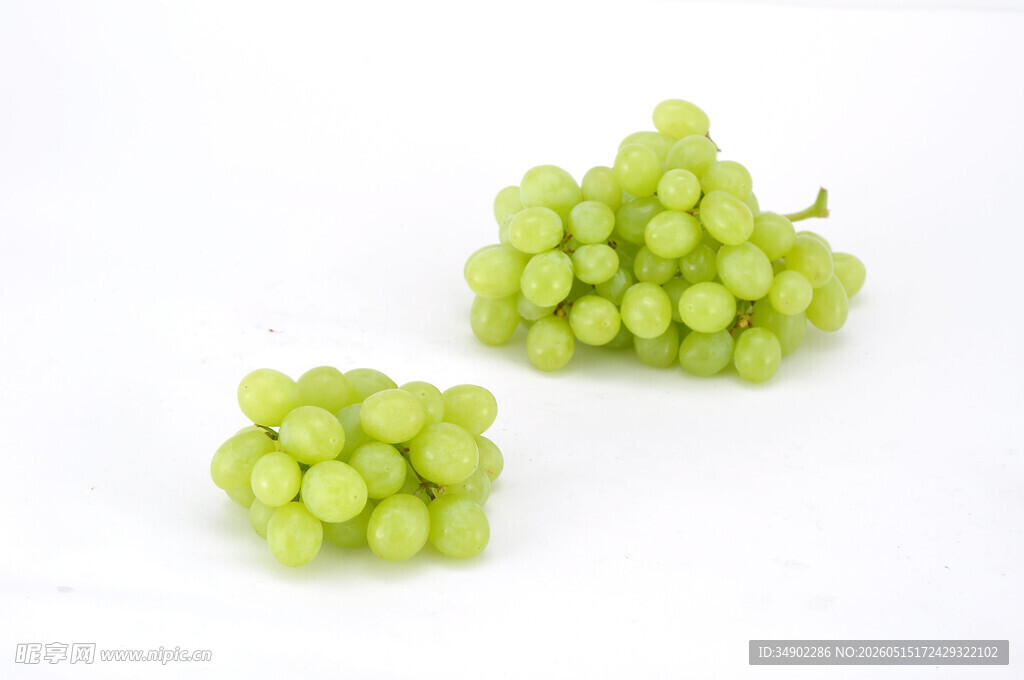 鲜绿葡萄串清新水果风