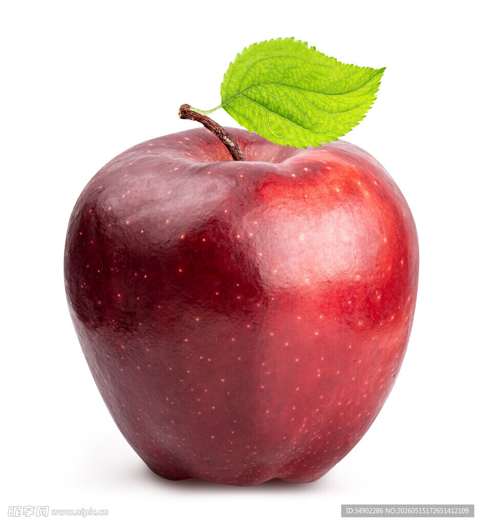 鲜红带叶苹果特写