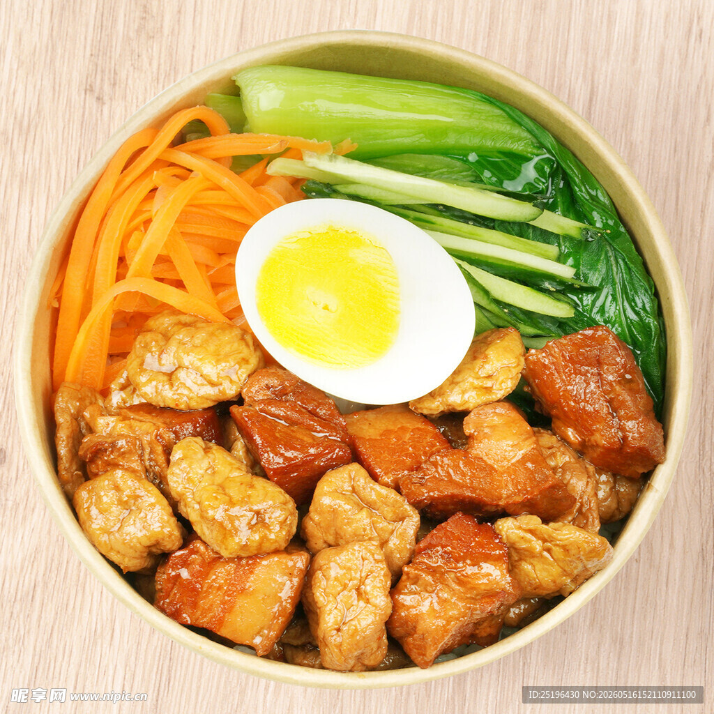 油豆腐红烧肉拌饭
