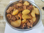 土豆炖猪腿美食特写