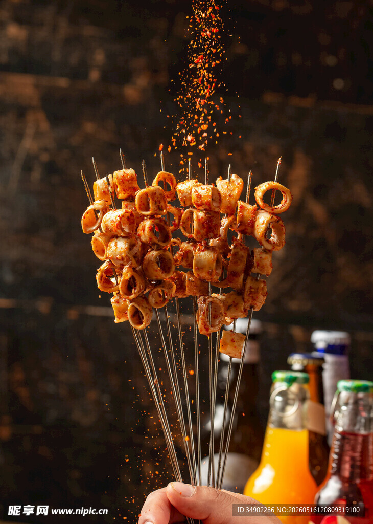 美味烤肉串与特色饮品
