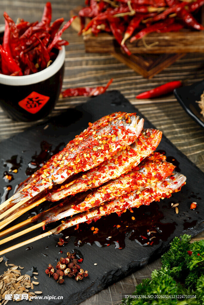 美味香辣烤肉串诱人呈现