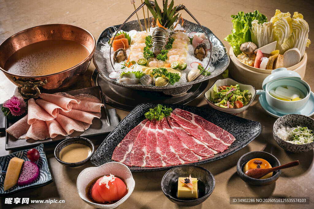 丰盛火锅烤肉食材拼盘
