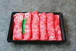新鲜牛肉卷摆盘展示