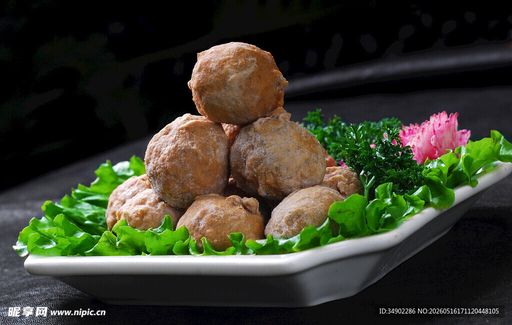 美味肉丸摆盘精致