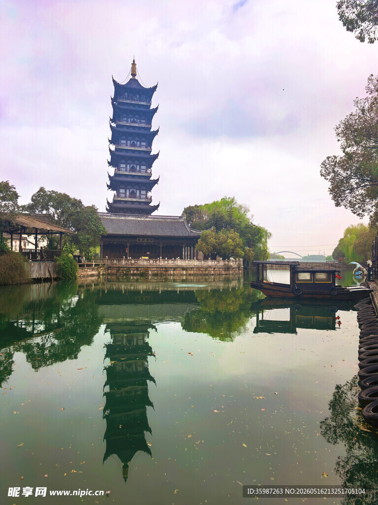 水中倒影
