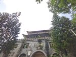 中式古建筑绿树环绕之景