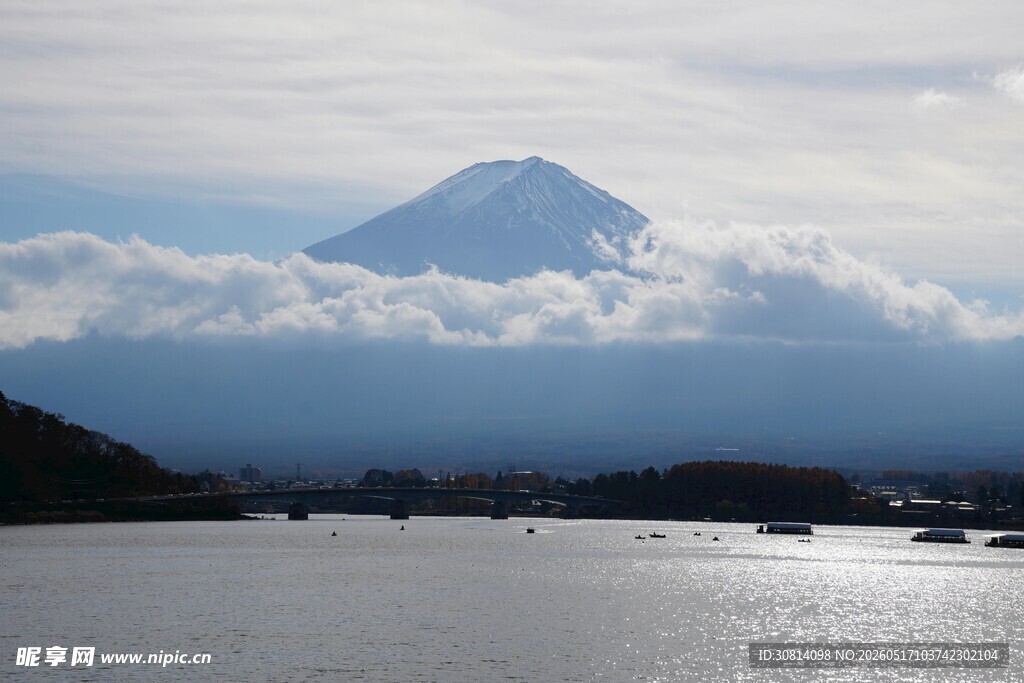 富士山湖畔美景