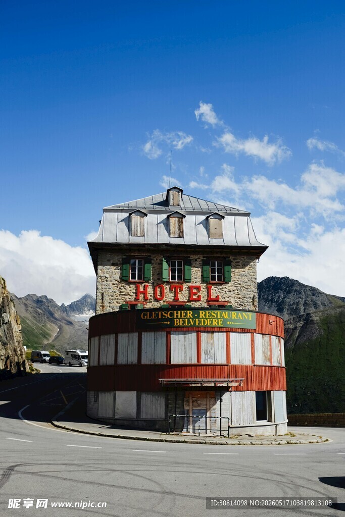 山间复古风格建筑