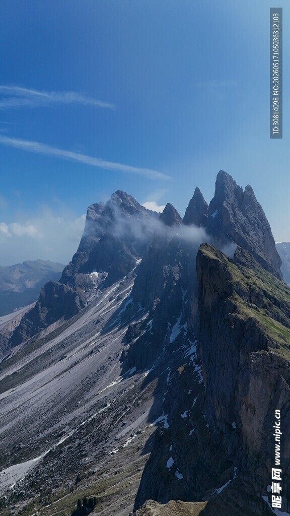 壮丽巍峨的高山景观