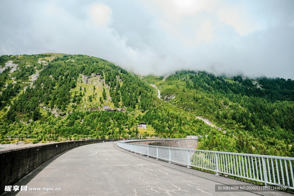 山间公路