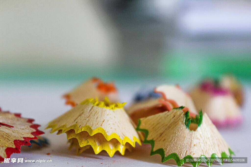彩色铅笔刨花特写