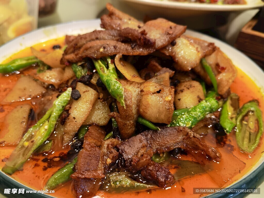 香辣美味的青椒回锅