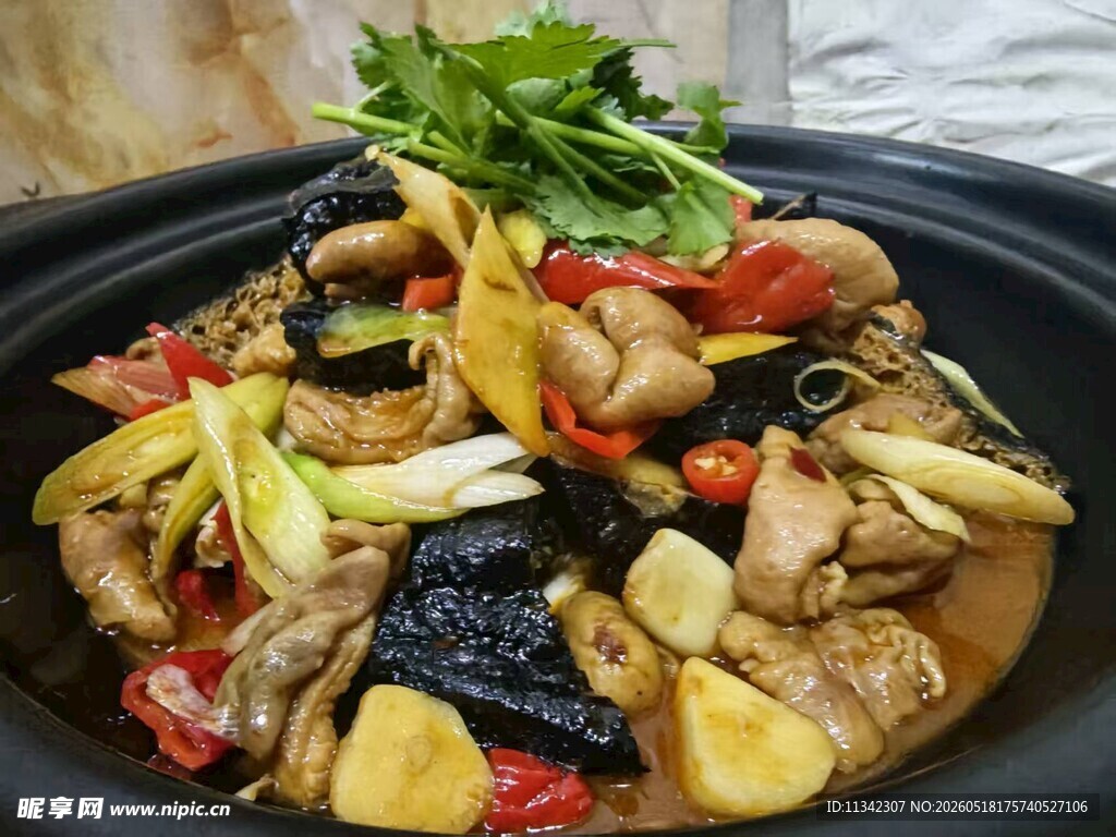 臭豆腐烧肥肠