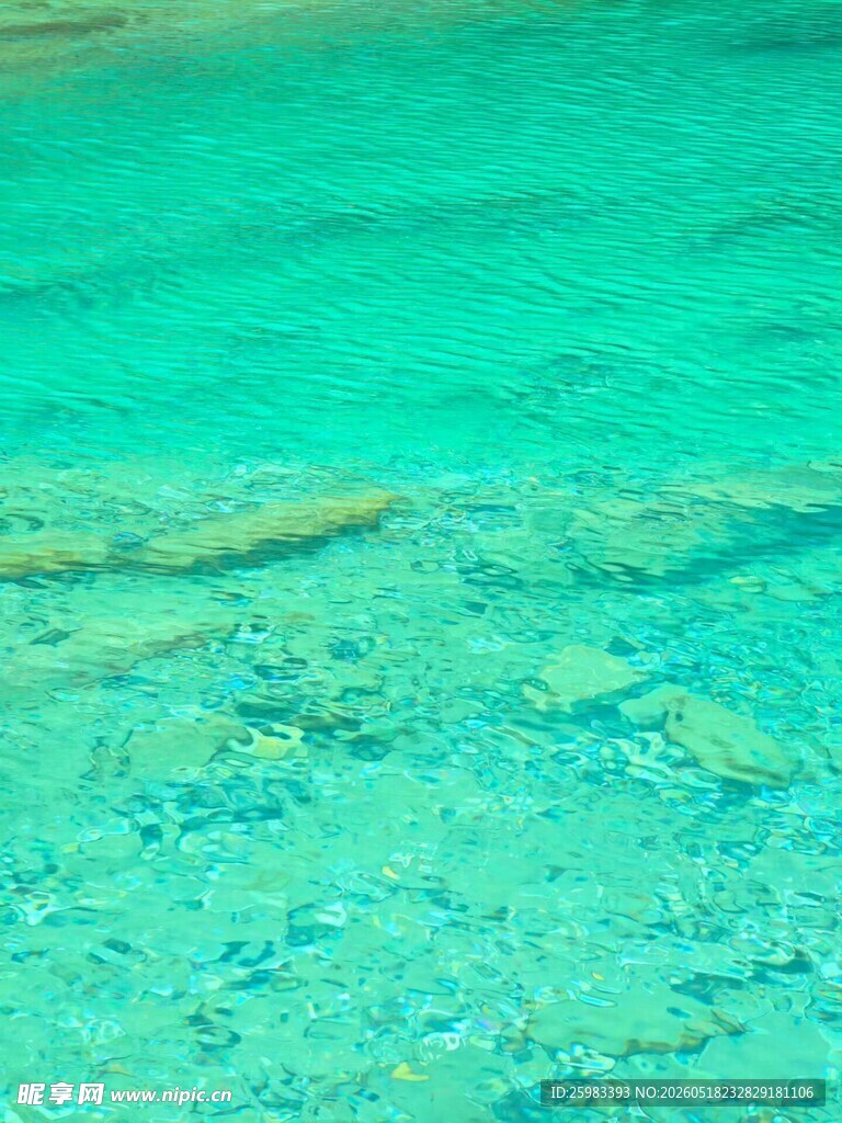 溪水背景