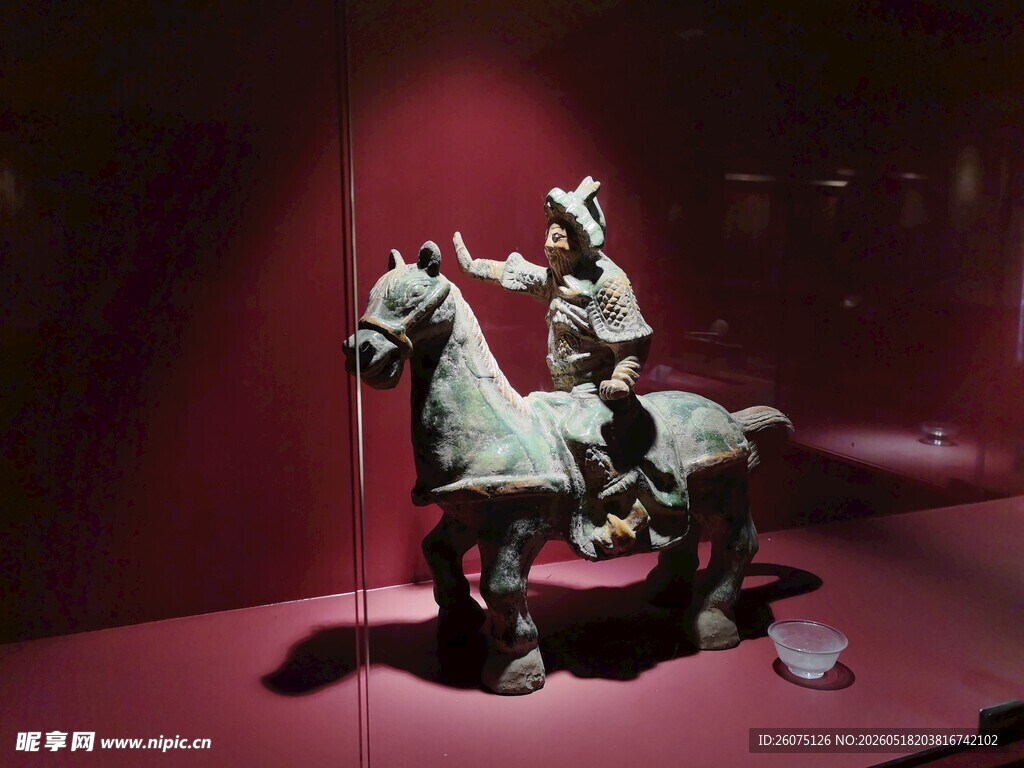 汉代青铜骑马俑文物展示