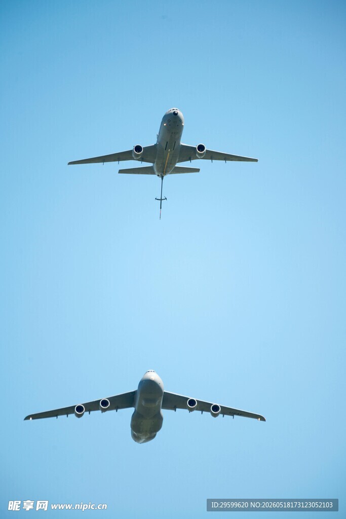 双机空中飞行画面