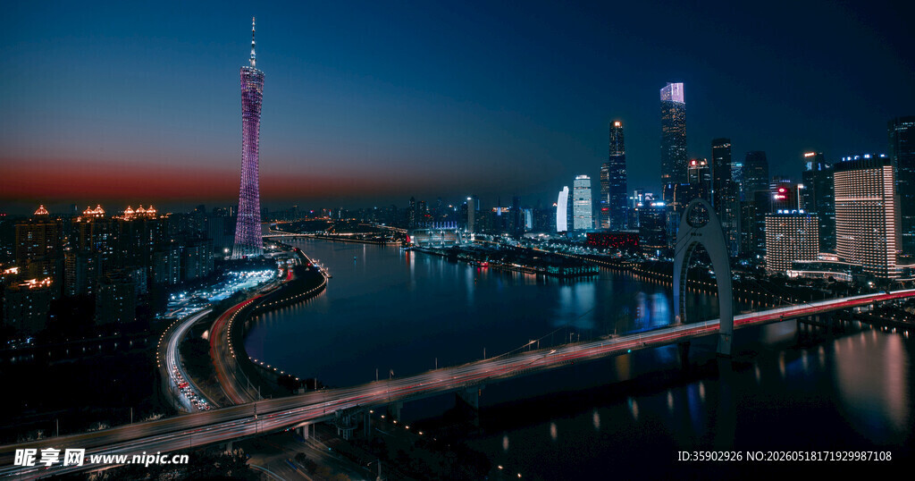 夜幕下的城市桥梁景观