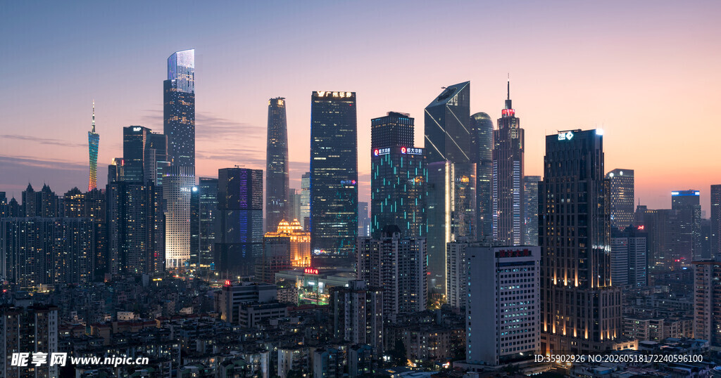 都市黄昏天际线美景