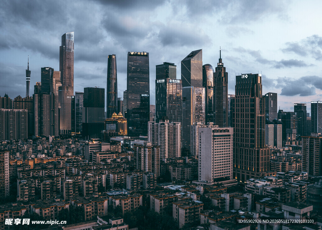 都市天际线高楼林立景观