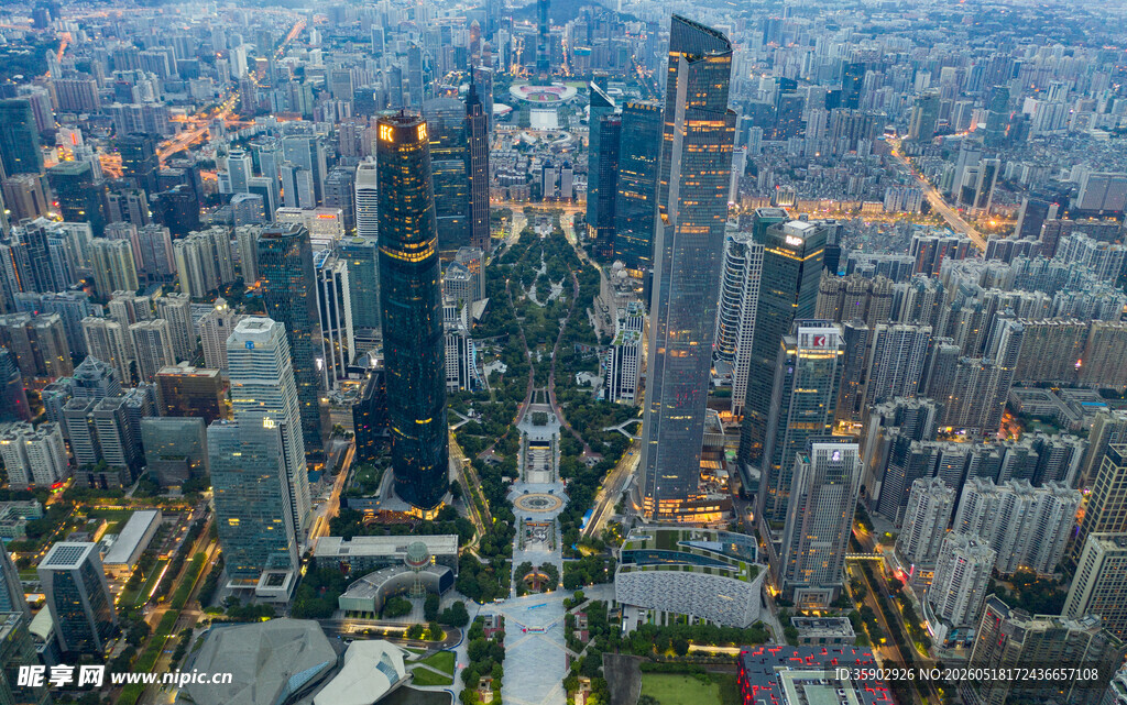 繁华都市夜景俯瞰