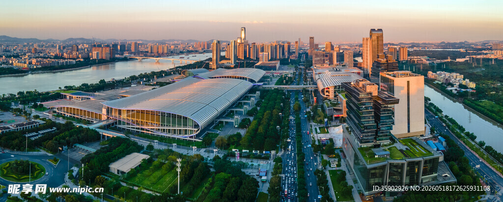 城市天际线俯瞰美景