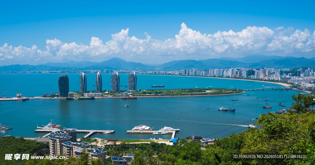 海滨城市美丽天际线景观