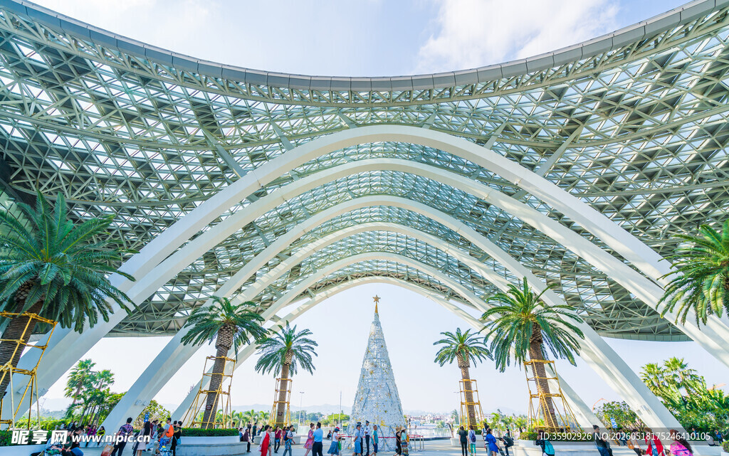 现代风格拱形建筑景观