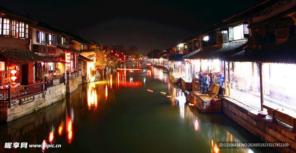 江南水乡夜景灯火璀璨