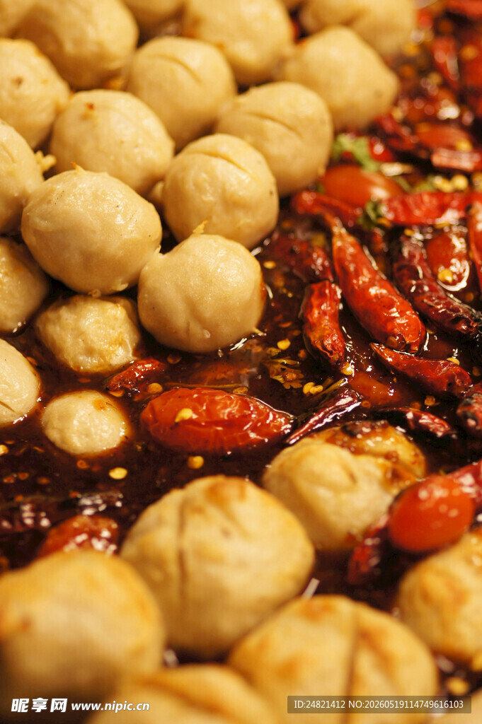 麻辣香脆的花生与辣椒