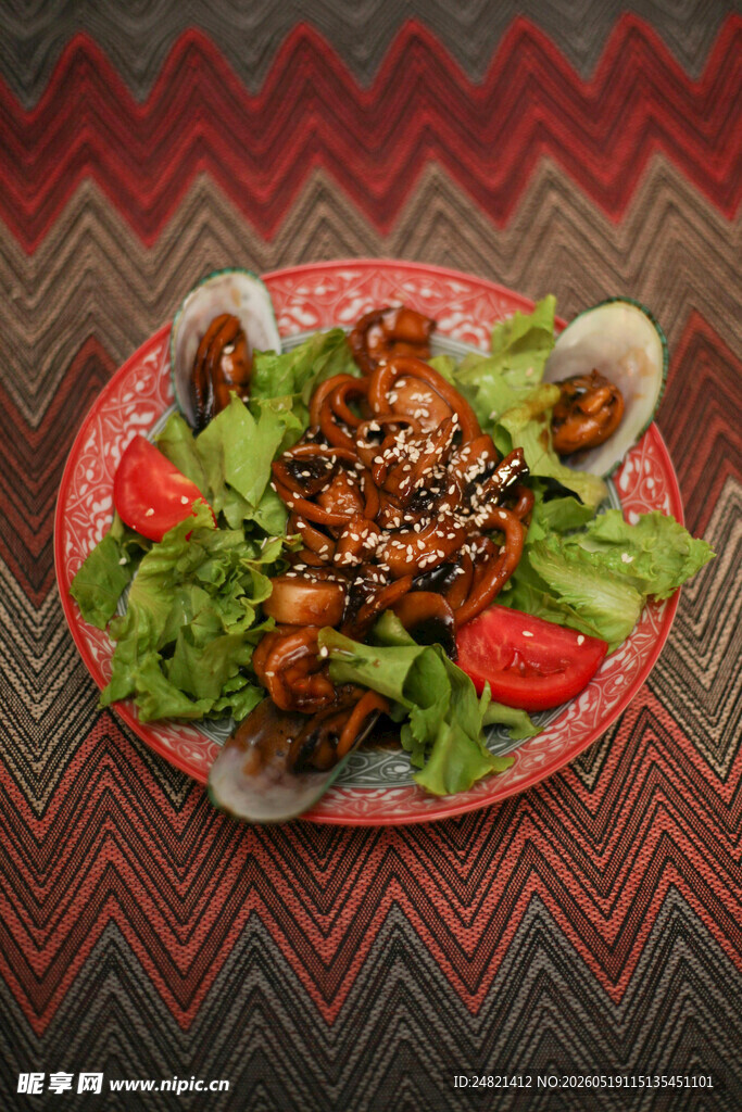 美味蔬菜沙拉配特色食材