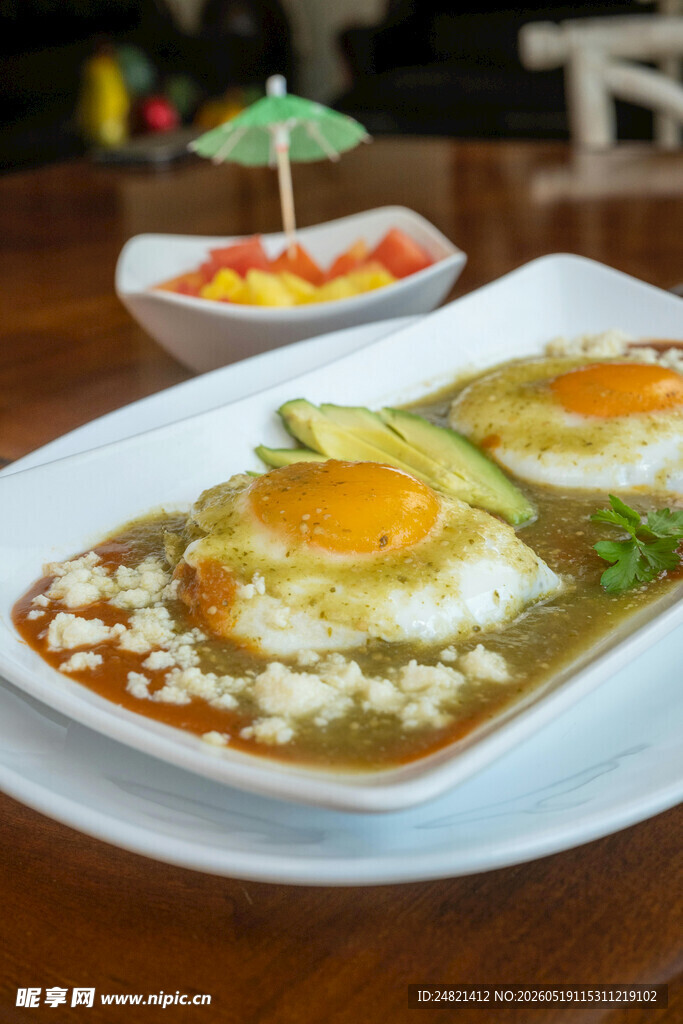美味牛油果煎蛋料理