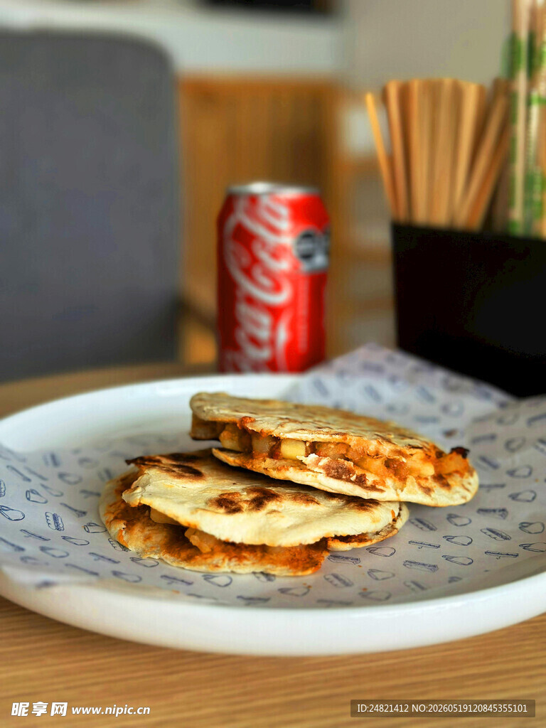 美味烤面包片配可乐