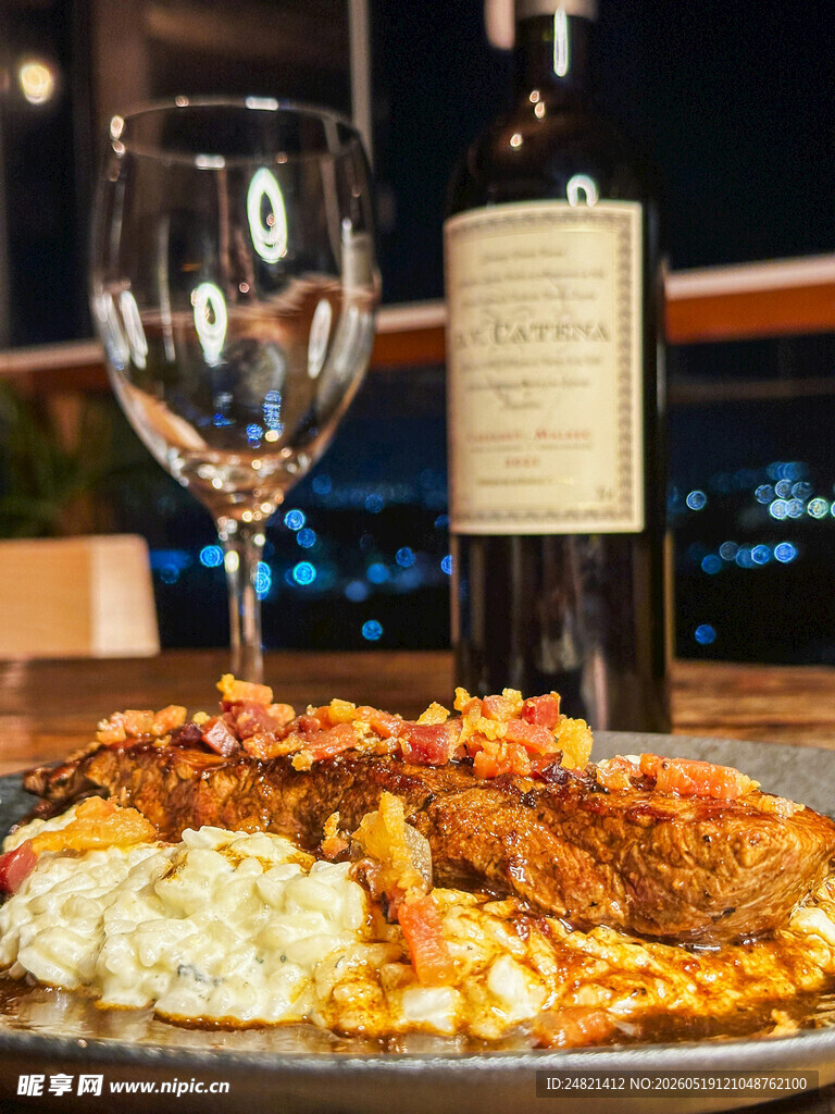 美味西餐搭配美酒