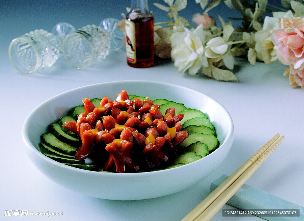 美味虾仁配黄瓜
