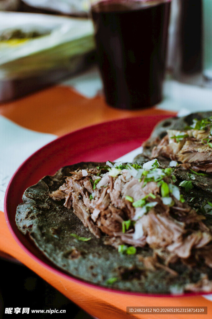 美味墨西哥卷饼配肉丝