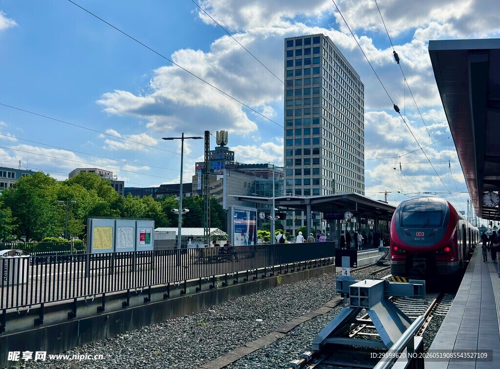 火车站外景及周边建筑