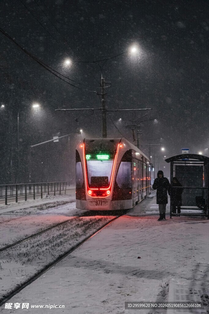 雪夜中的有轨电车