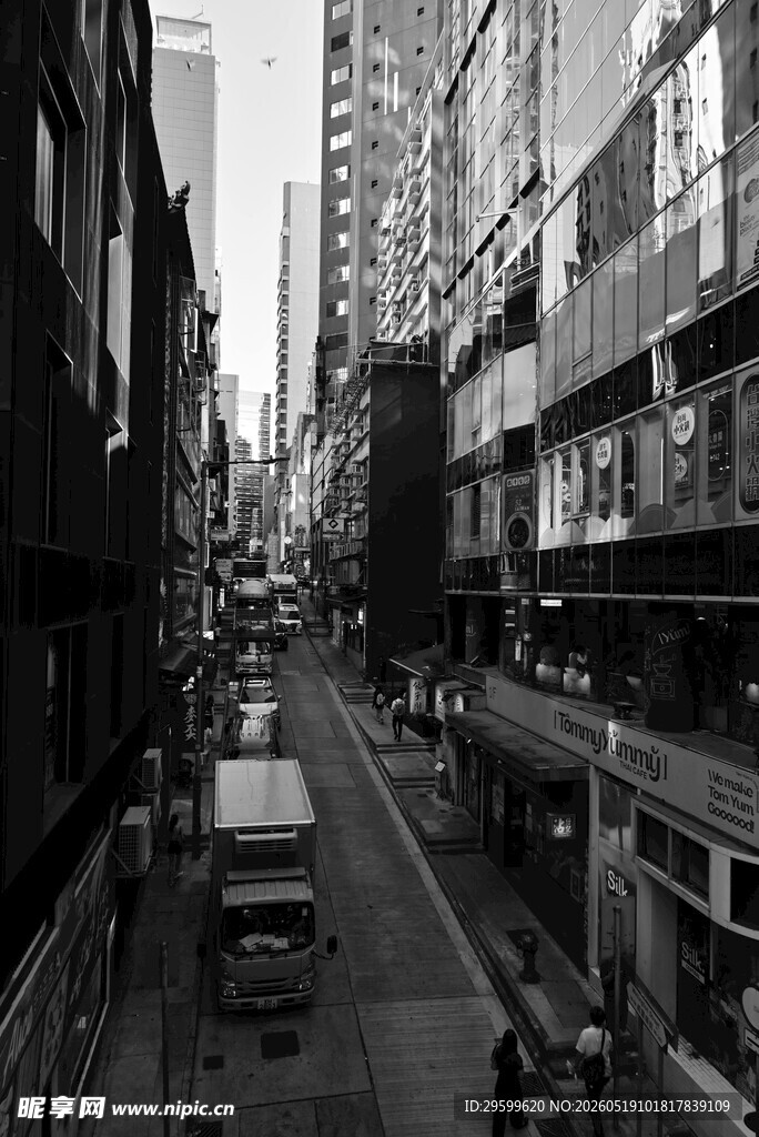 城市街道黑白俯瞰景象