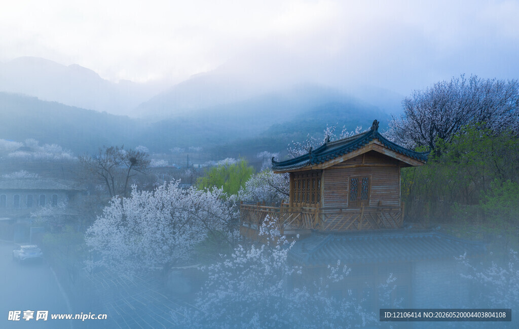 山间小屋静谧诗意之景