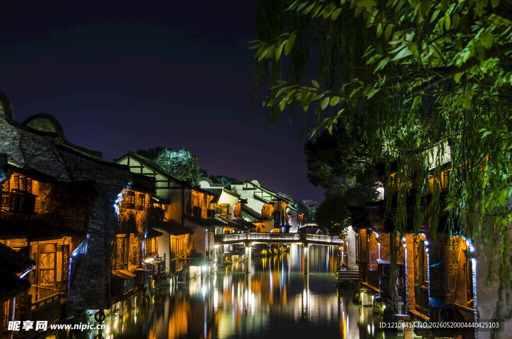 江南水乡夜景古桥流水人家