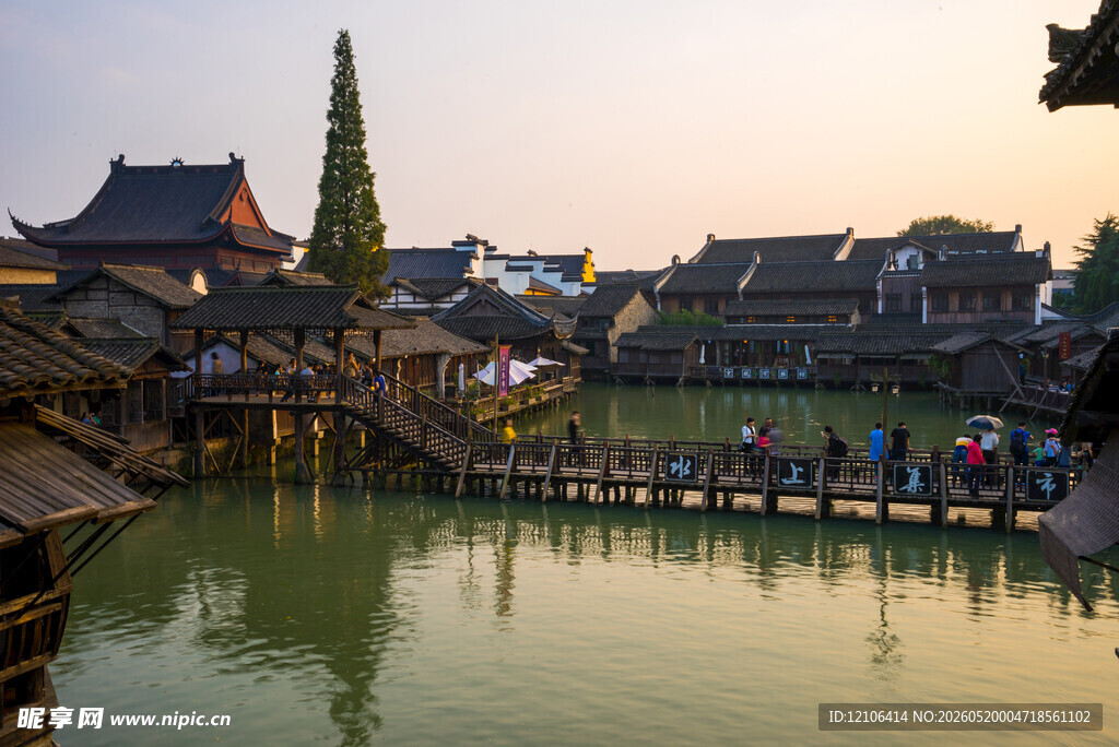 水乡古镇黄昏美景