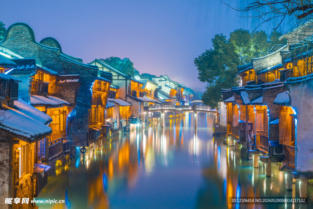江南水乡夜景古朴静谧